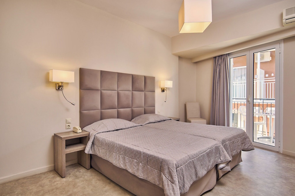 Altura Hotel Zakynthos — Hotel rooms in Tsilivi, Ionian Islands