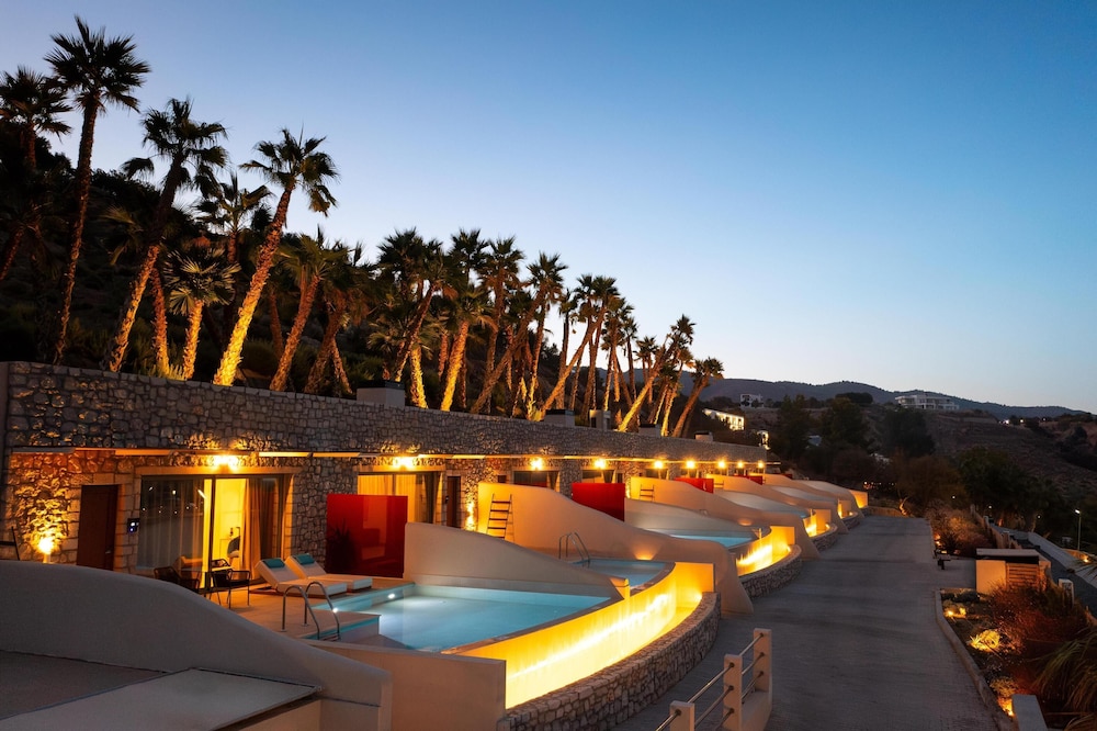 Lindos Bay Suites — Hotel building in Lindos, South Aegean