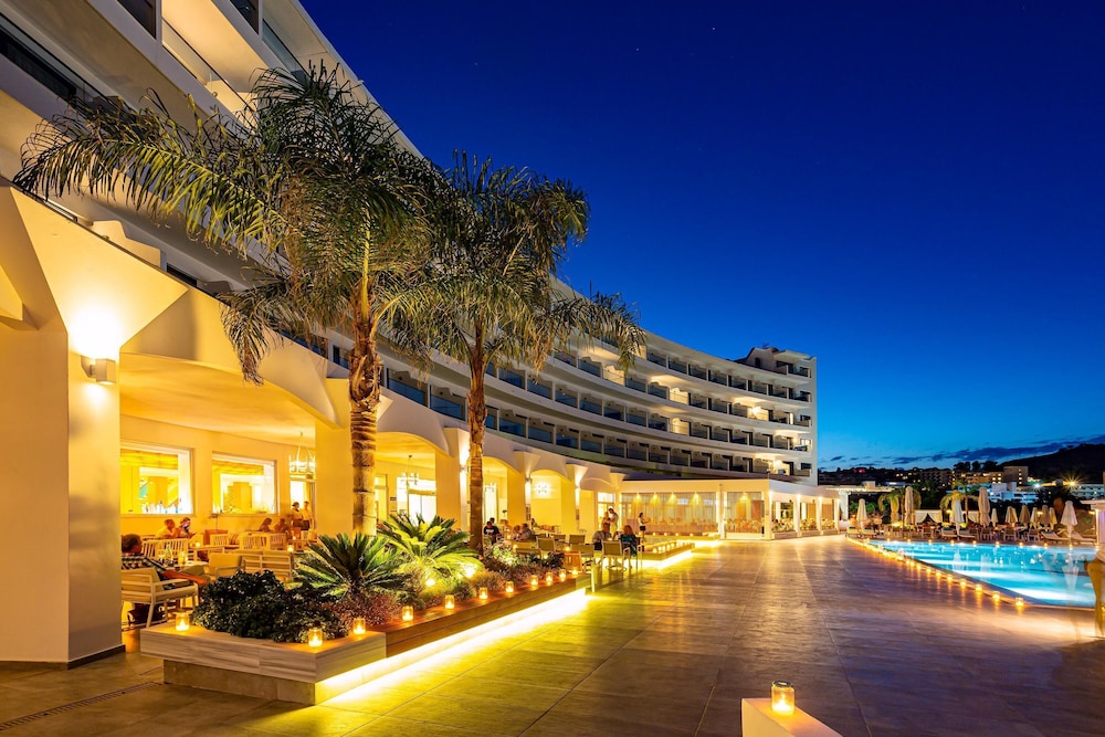 Lindos Bay Suites — Hotel building in Lindos, South Aegean