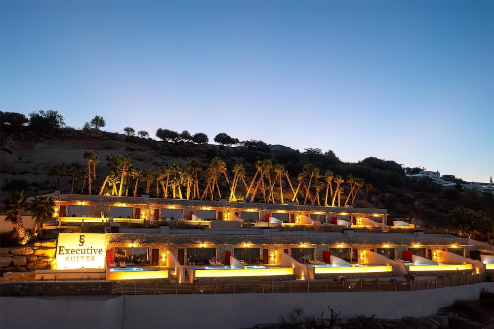 Lindos Bay Suites — Hotel building in Lindos, South Aegean