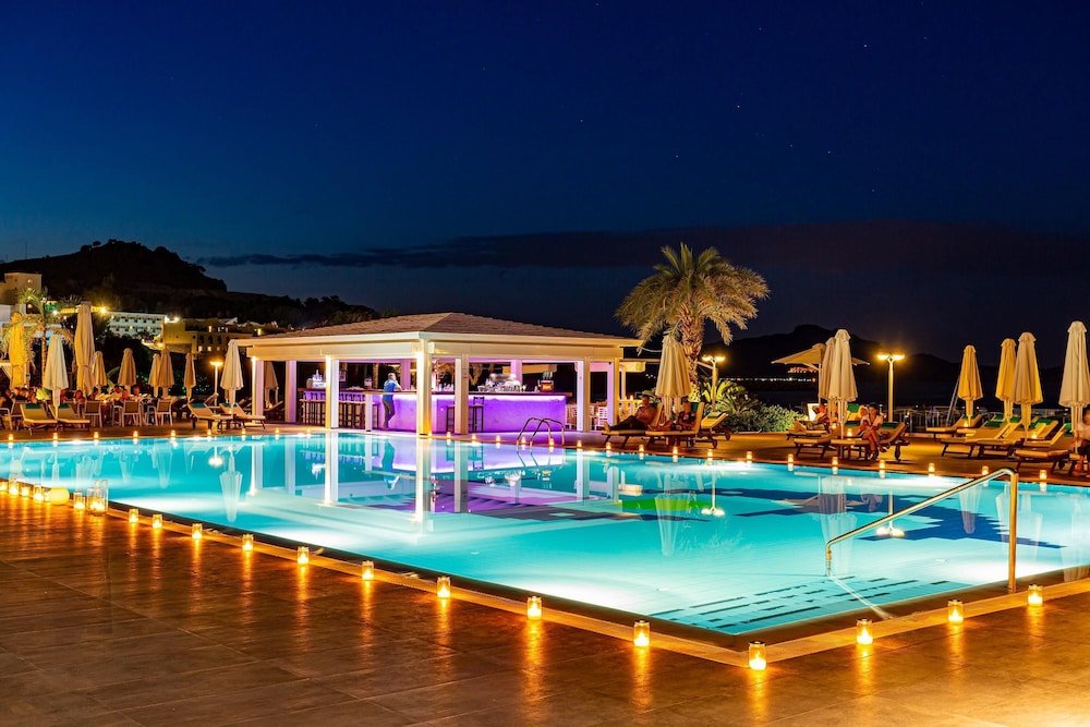 Lindos Bay Suites — Swimming pool in Lindos, South Aegean