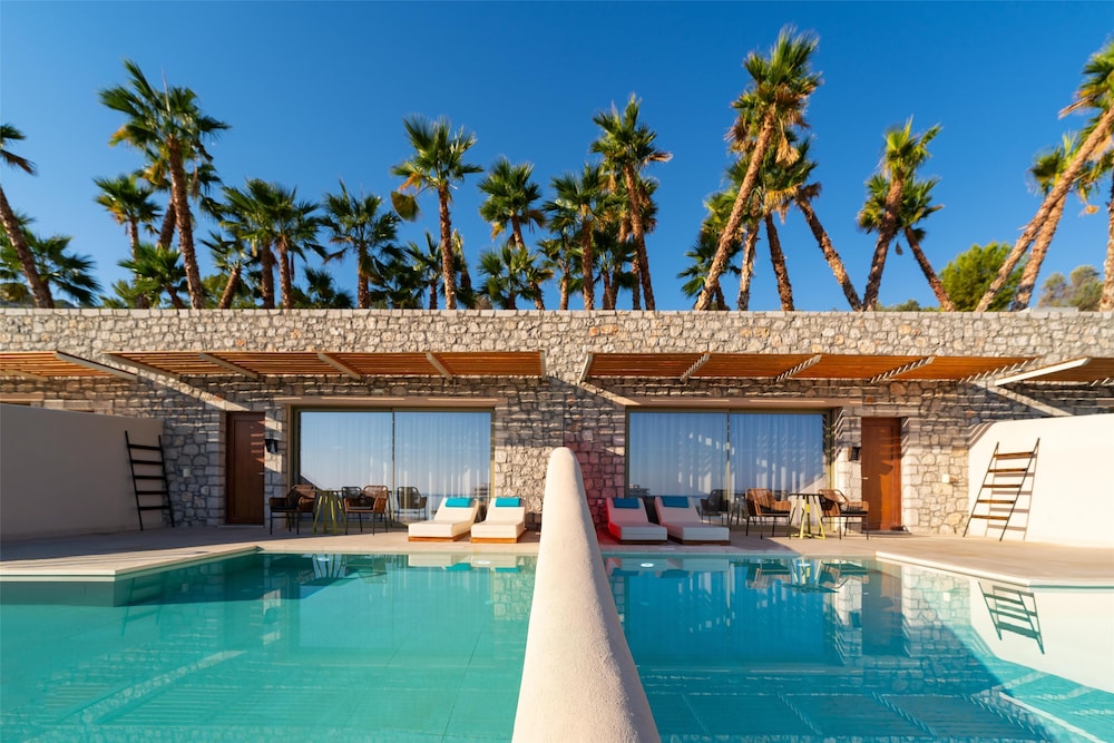 Lindos Bay Suites — Swimming pool in Lindos, South Aegean