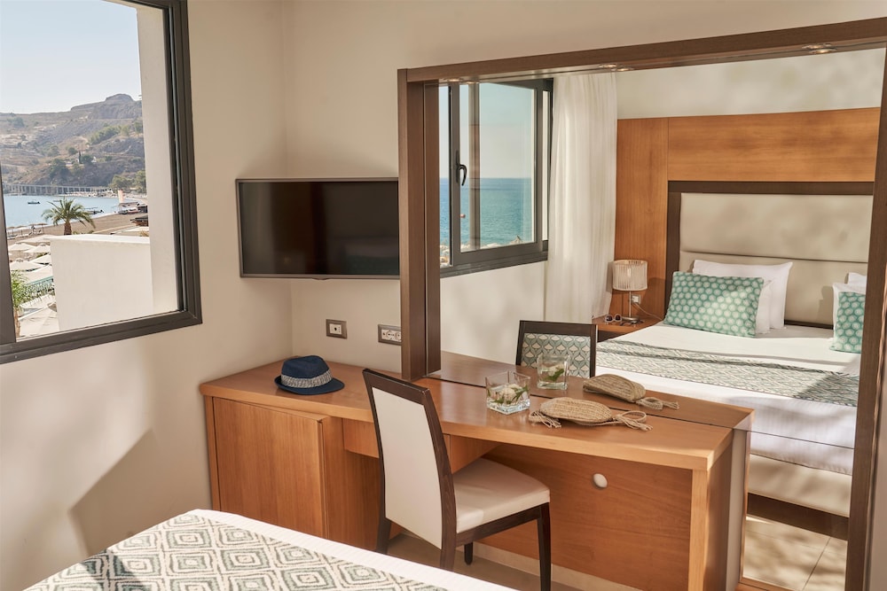 Lindos Bay Suites — Hotel rooms in Lindos, South Aegean