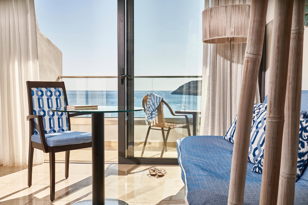 Lindos Bay Suites — Hotel rooms in Lindos, South Aegean