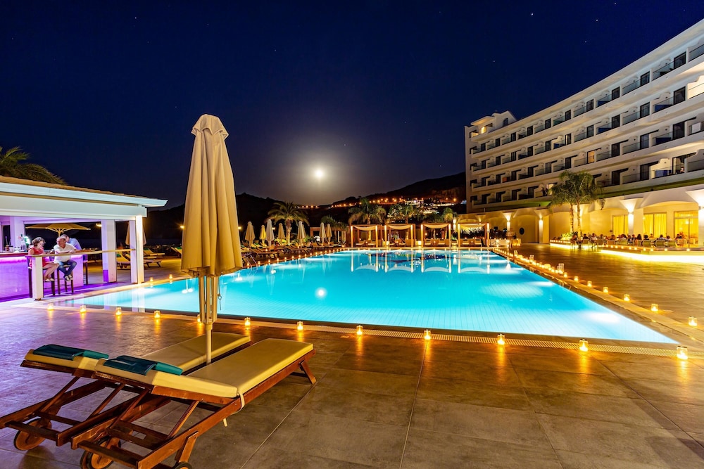 Lindos Bay Suites — Swimming pool in Lindos, South Aegean