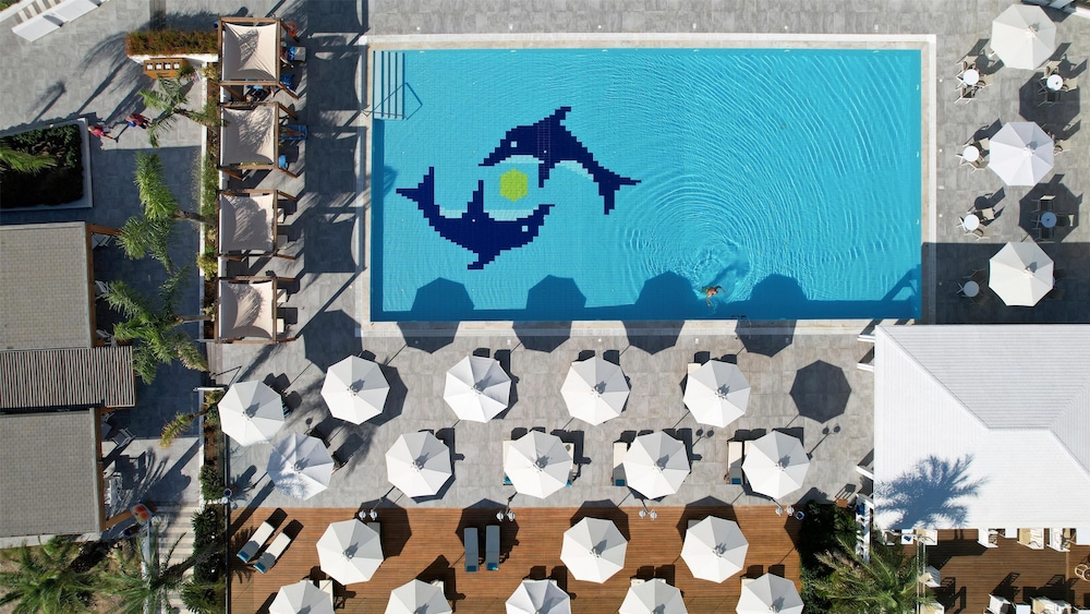 Lindos Bay Suites — Swimming pool in Lindos, South Aegean