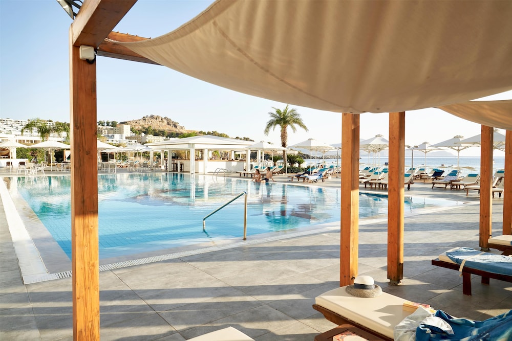 Lindos Bay Suites — Swimming pool in Lindos, South Aegean