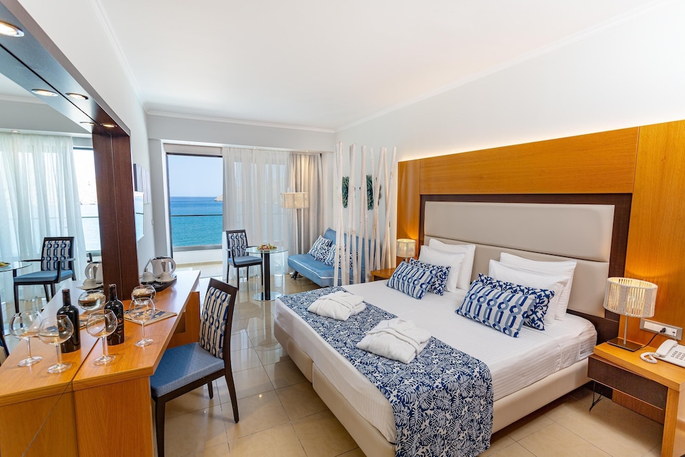 Lindos Bay Suites — Hotel rooms in Lindos, South Aegean