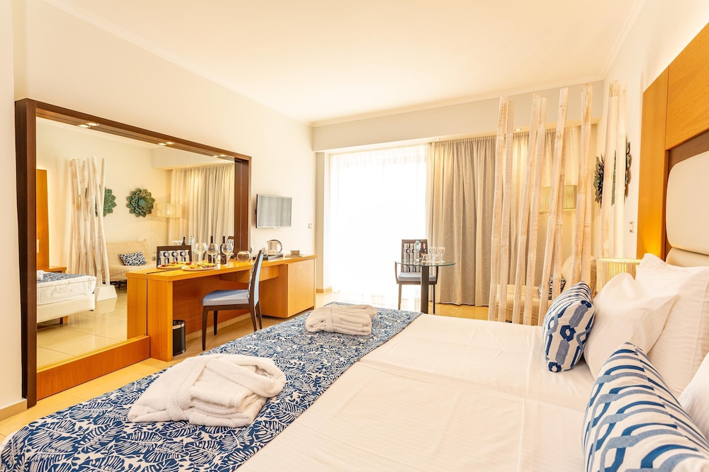 Lindos Bay Suites — Hotel rooms in Lindos, South Aegean
