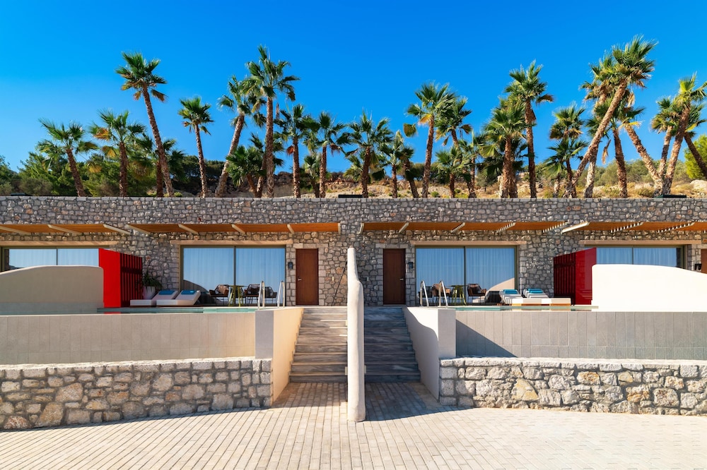 Lindos Bay Suites — Hotel building in Lindos, South Aegean