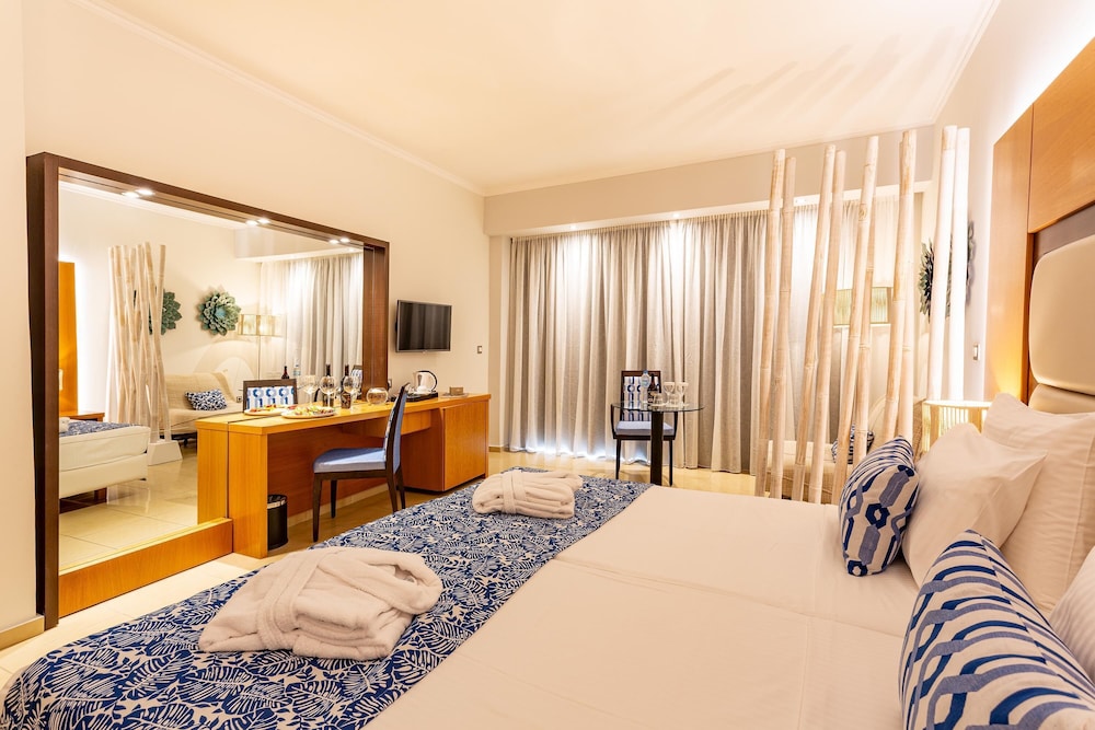 Lindos Bay Suites — Hotel rooms in Lindos, South Aegean