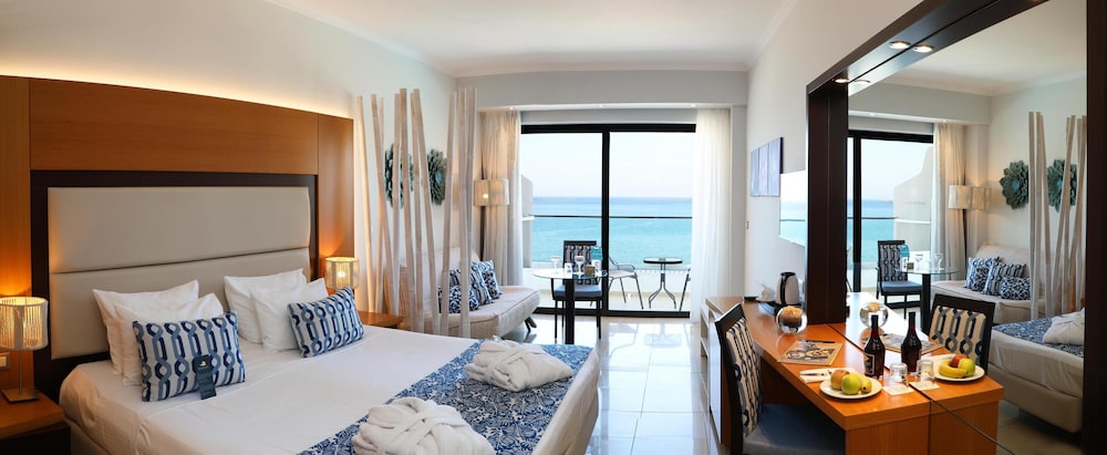 Lindos Bay Suites — Hotel rooms in Lindos, South Aegean
