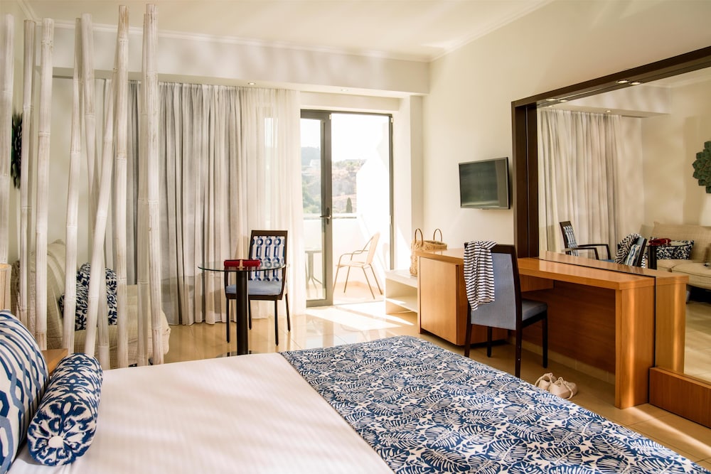 Lindos Bay Suites — Hotel rooms in Lindos, South Aegean
