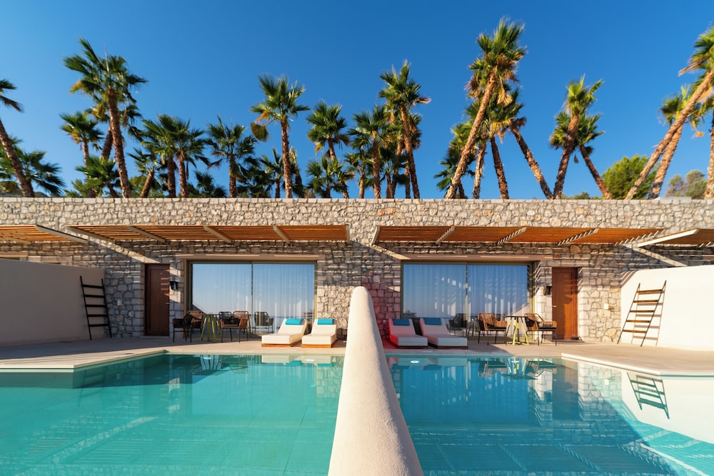 Lindos Bay Suites — Swimming pool in Lindos, South Aegean