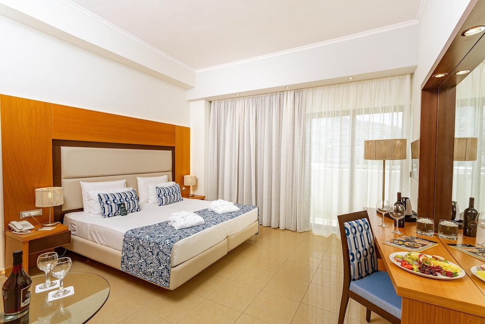 Lindos Bay Suites — Hotel rooms in Lindos, South Aegean
