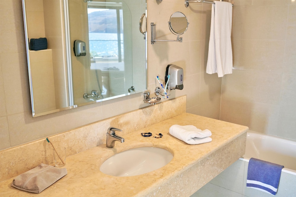 Lindos Bay Suites — Hotel rooms in Lindos, South Aegean