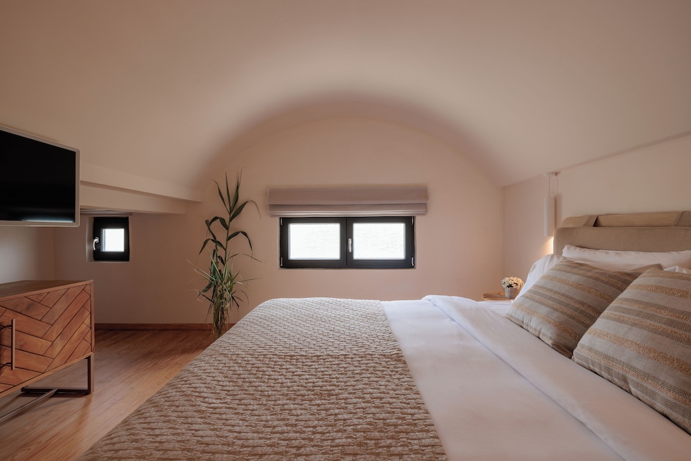 Asty Mykonos Hotel & Spa -World of One Hotel Group — Hotel rooms in Mykonos Town, South Aegean