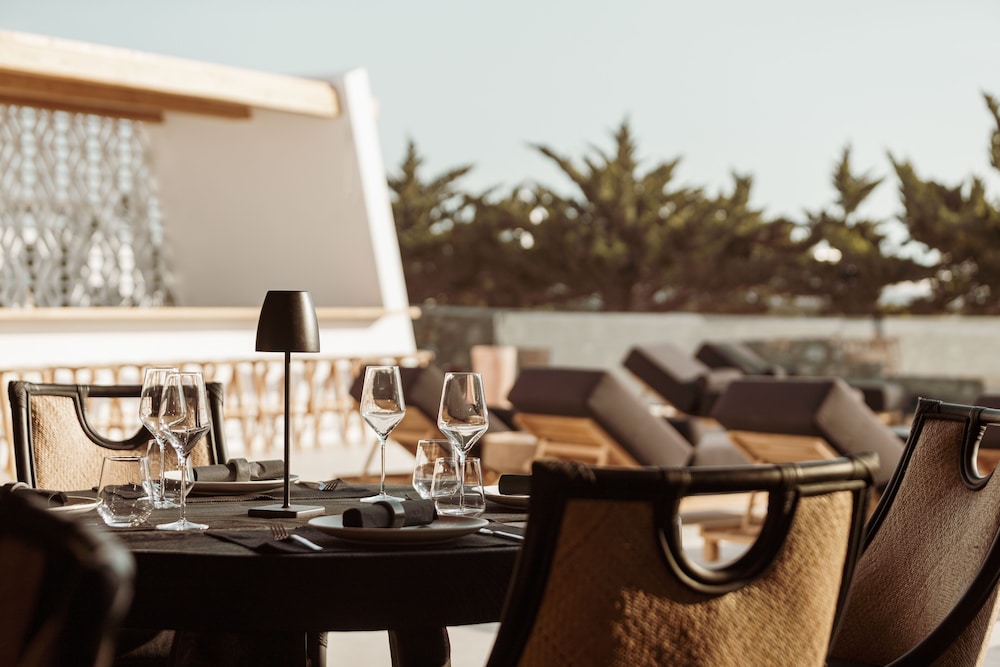 Asty Mykonos Hotel & Spa -World of One Hotel Group — Restaurant & bars in Mykonos Town, South Aegean