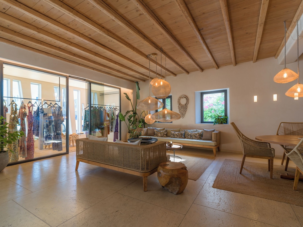 Asty Mykonos Hotel & Spa -World of One Hotel Group — Hotel rooms in Mykonos Town, South Aegean