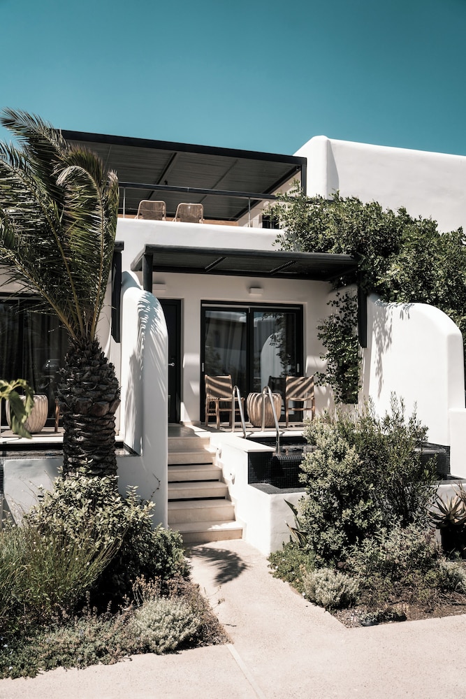 Asty Mykonos Hotel & Spa -World of One Hotel Group — Hotel building in Mykonos Town, South Aegean