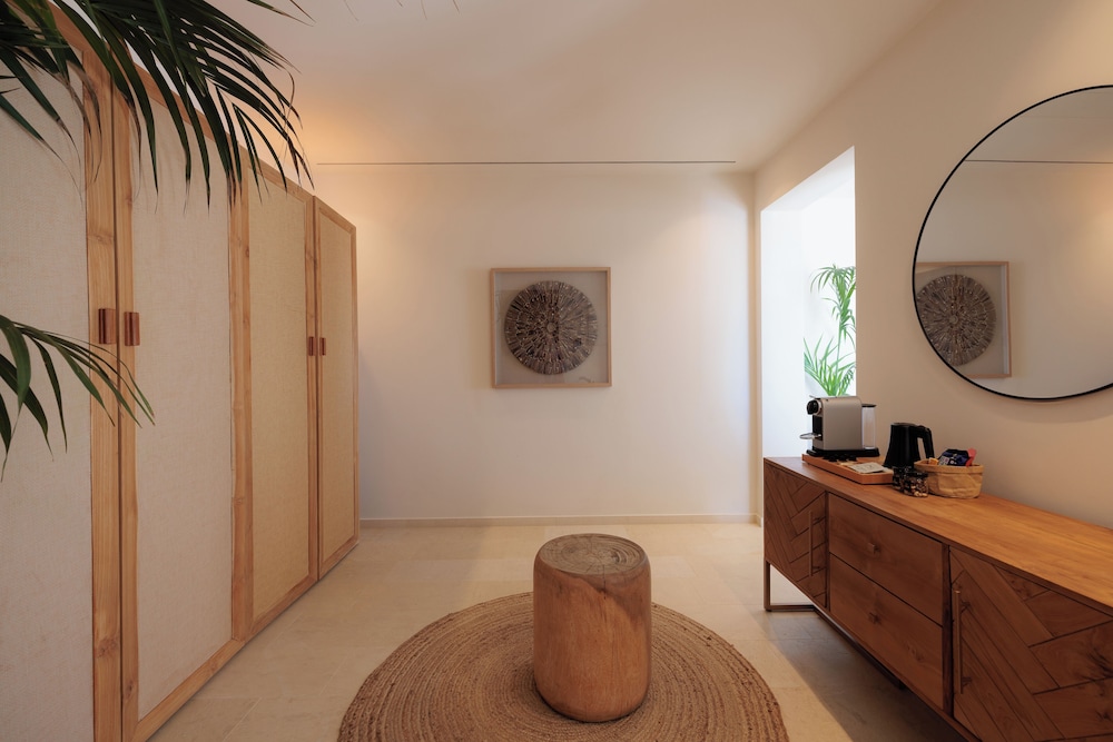 Asty Mykonos Hotel & Spa -World of One Hotel Group — Hotel rooms in Mykonos Town, South Aegean