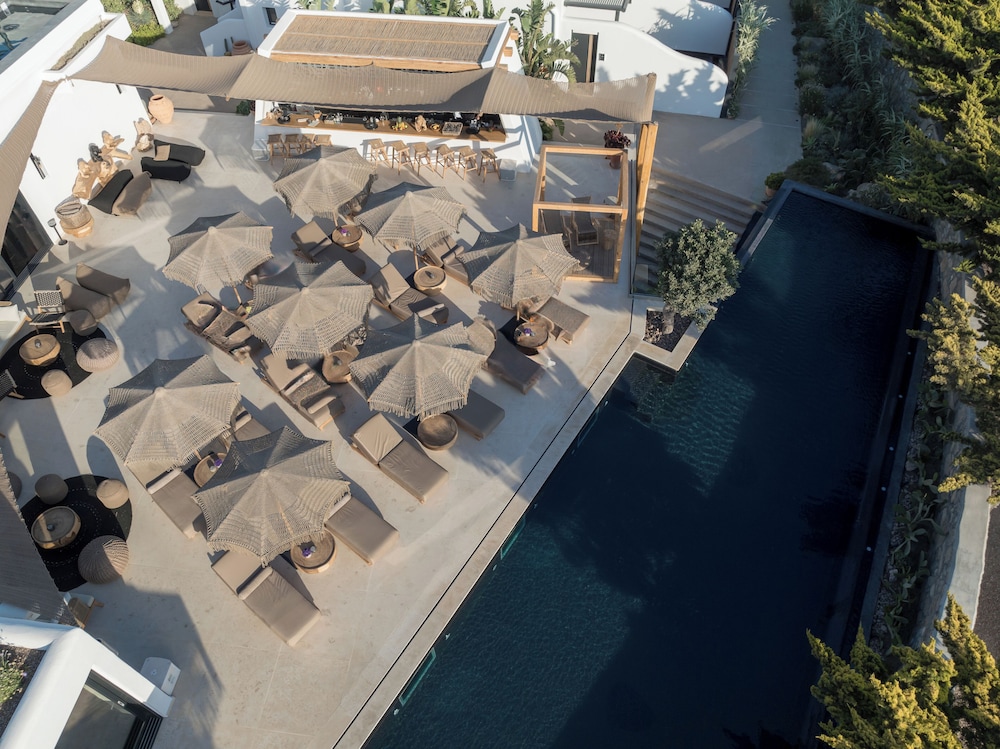 Asty Mykonos Hotel & Spa -World of One Hotel Group — Hotel building in Mykonos Town, South Aegean