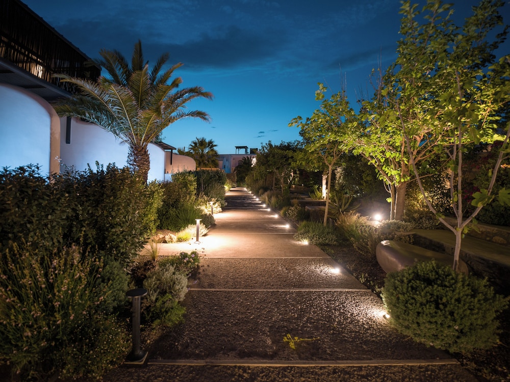 Asty Mykonos Hotel & Spa -World of One Hotel Group — Hotel building in Mykonos Town, South Aegean