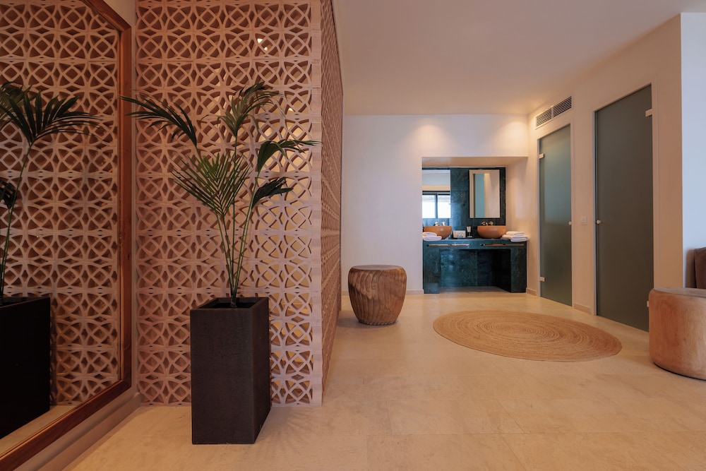 Asty Mykonos Hotel & Spa -World of One Hotel Group — Hotel rooms in Mykonos Town, South Aegean