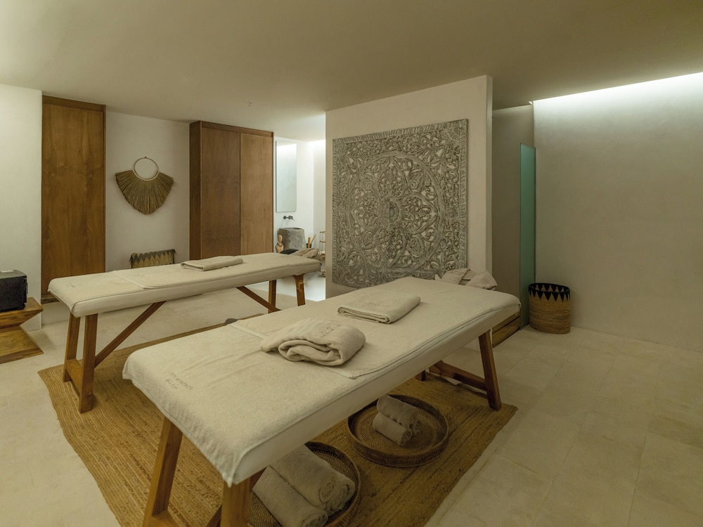 Asty Mykonos Hotel & Spa -World of One Hotel Group — Hotel rooms in Mykonos Town, South Aegean