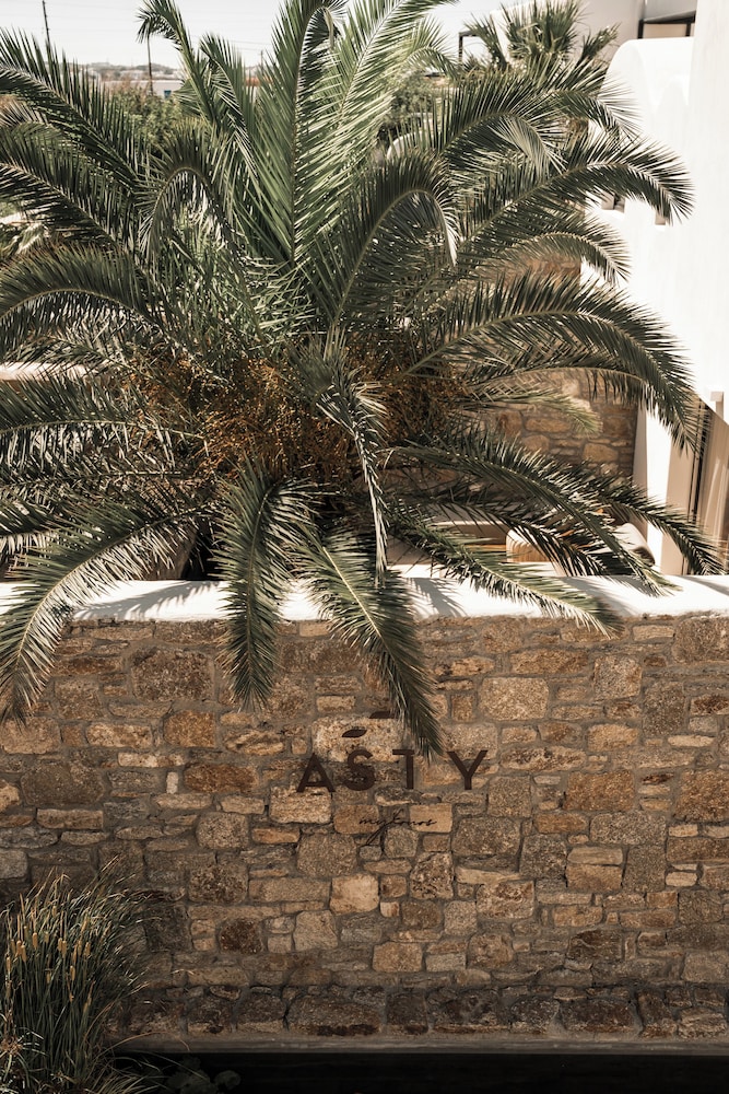 Asty Mykonos Hotel & Spa -World of One Hotel Group — Hotel building in Mykonos Town, South Aegean