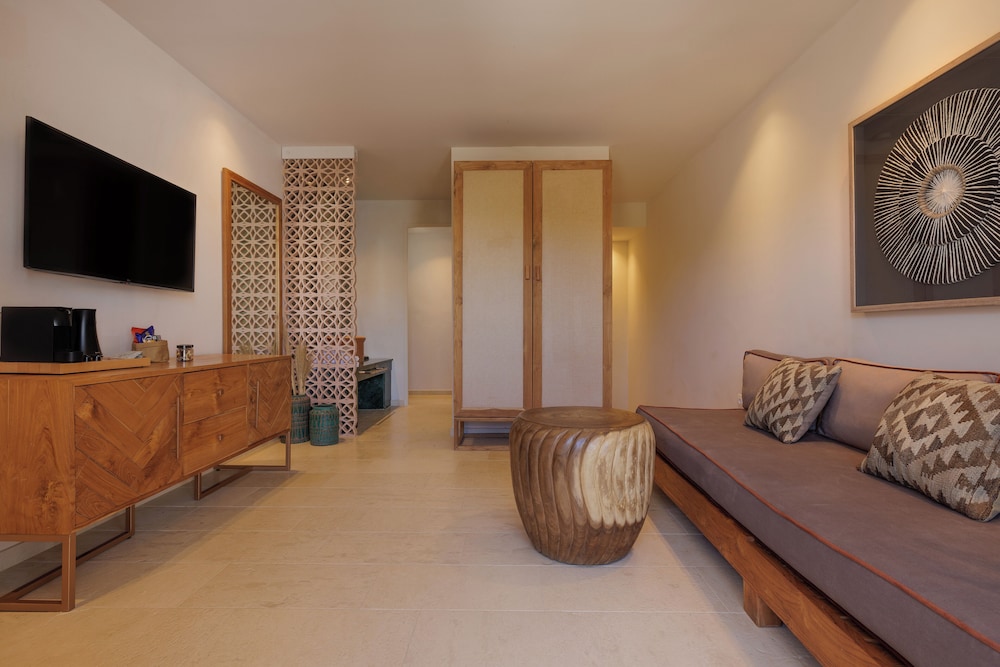 Asty Mykonos Hotel & Spa -World of One Hotel Group — Hotel rooms in Mykonos Town, South Aegean