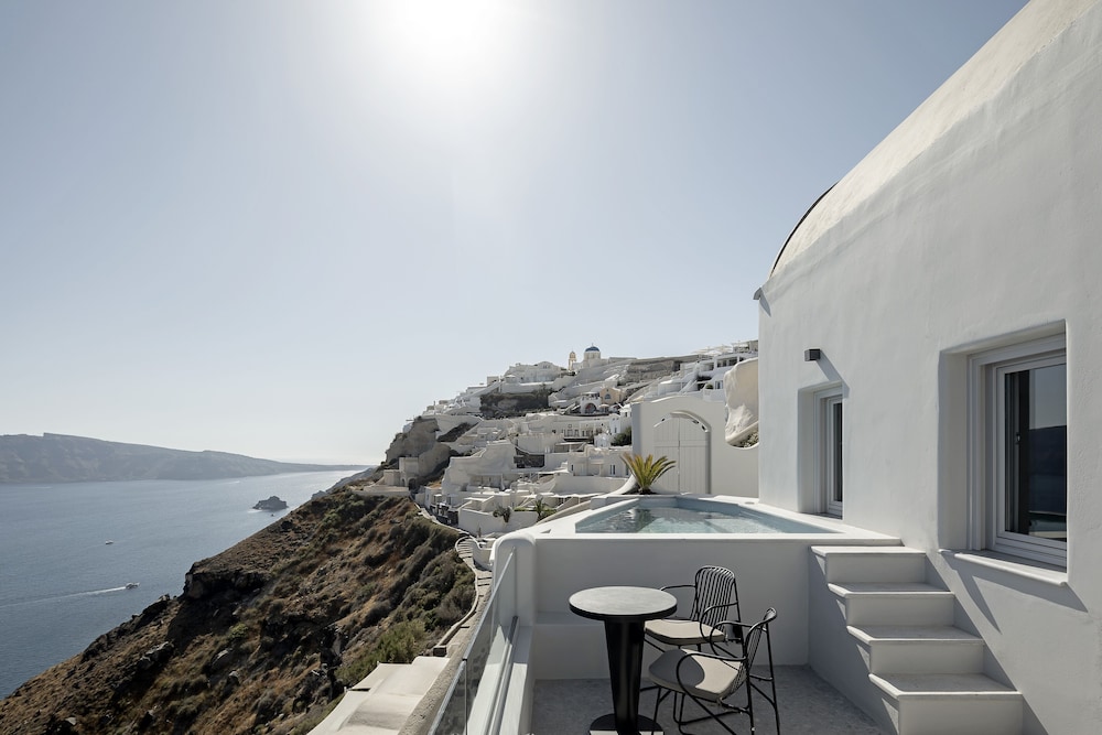 Hom Santorini — Hotel building in Oia, South Aegean