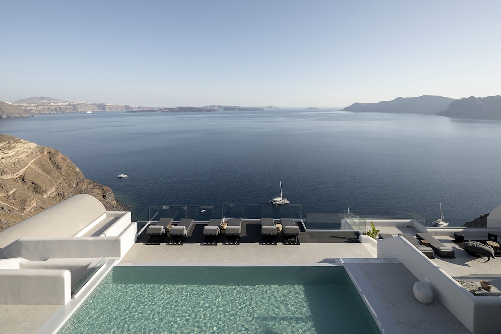 Hom Santorini — Main photo in Oia, South Aegean
