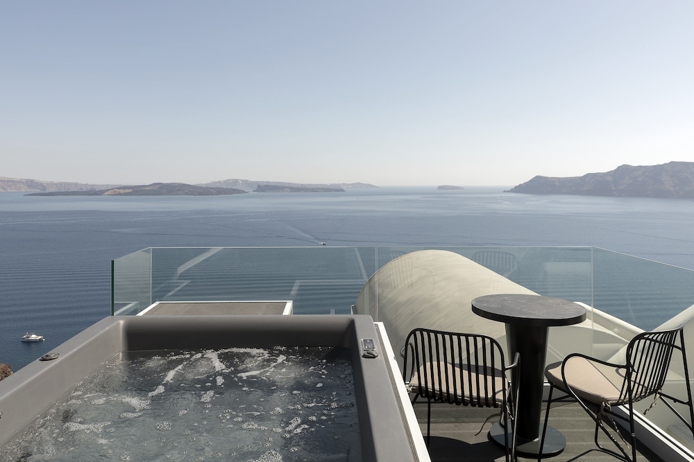 Hom Santorini — Spa in Oia, South Aegean