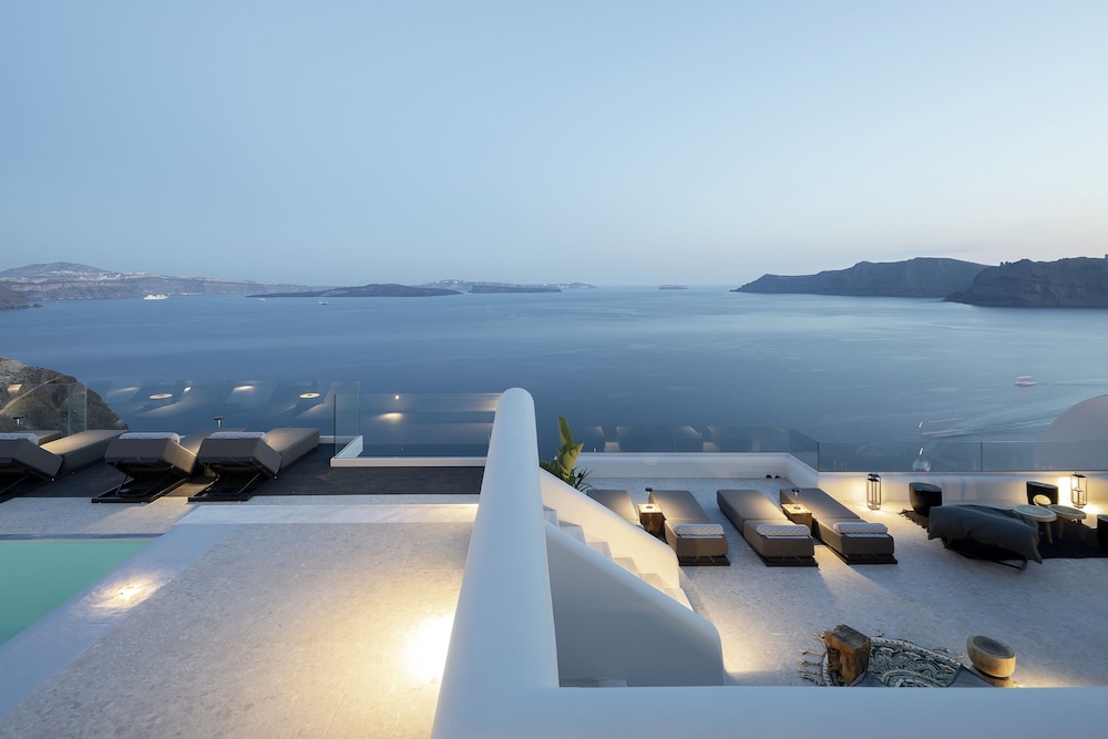 Hom Santorini — Hotel building in Oia, South Aegean