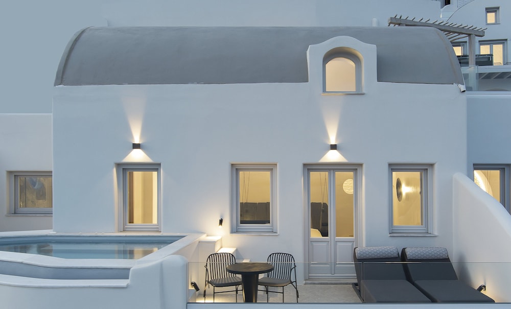 Hom Santorini — Hotel building in Oia, South Aegean
