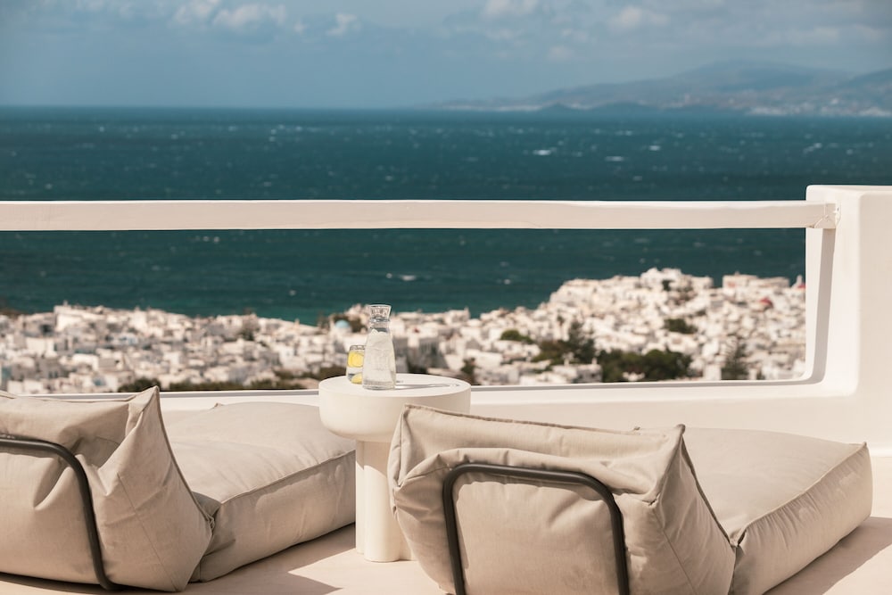 Lovia Mykonos — Hotel rooms in Mykonos Town, South Aegean