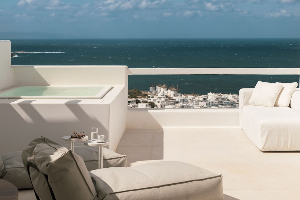 Lovia Mykonos — Hotel rooms in Mykonos Town, South Aegean