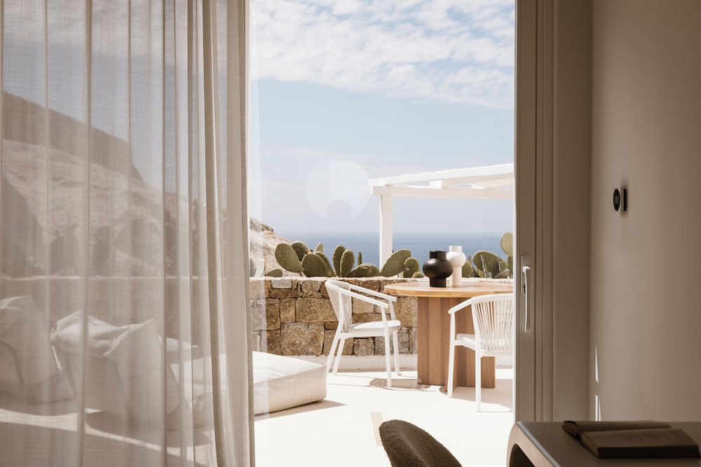 Lovia Mykonos — Hotel rooms in Mykonos Town, South Aegean