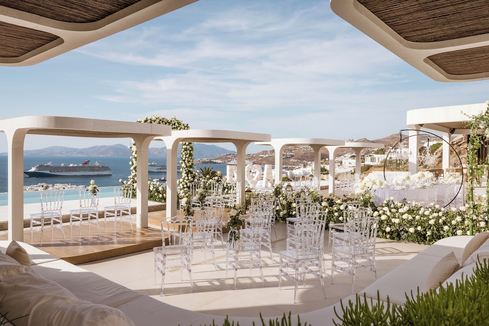 Lovia Mykonos — Hotel building in Mykonos Town, South Aegean