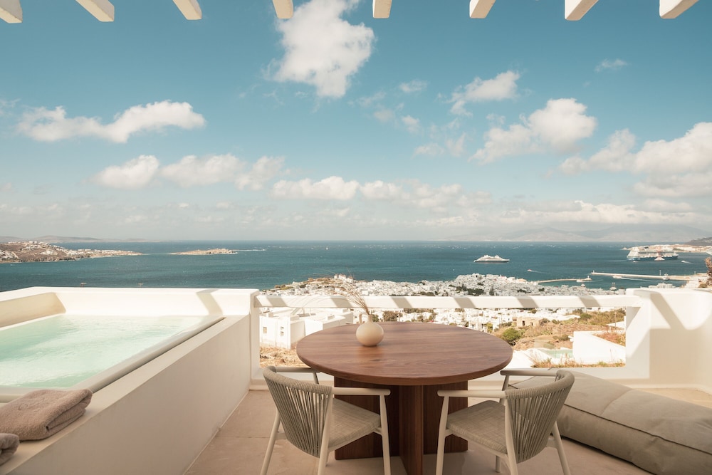 Lovia Mykonos — Hotel rooms in Mykonos Town, South Aegean