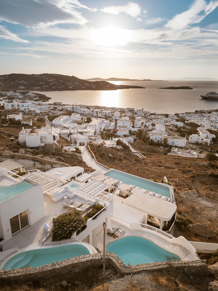 Lovia Mykonos — Swimming pool in Mykonos Town, South Aegean