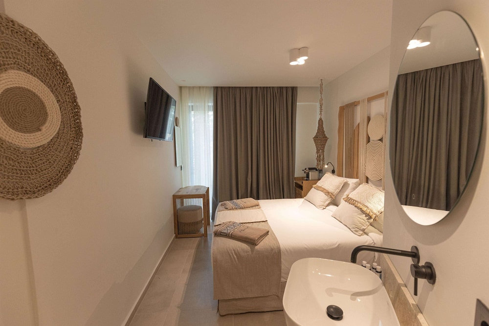 Cabana Blu Hotel & Suites — Hotel rooms in Kardamena, South Aegean