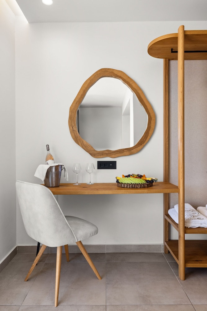 Cabana Blu Hotel & Suites — Hotel rooms in Kardamena, South Aegean