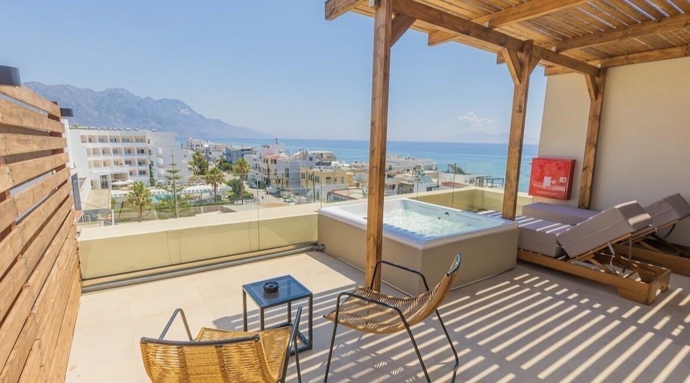 Cabana Blu Hotel & Suites