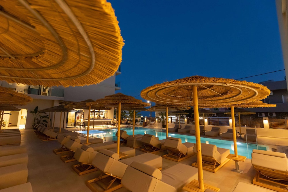 Cabana Blu Hotel & Suites — Swimming pool in Kardamena, South Aegean