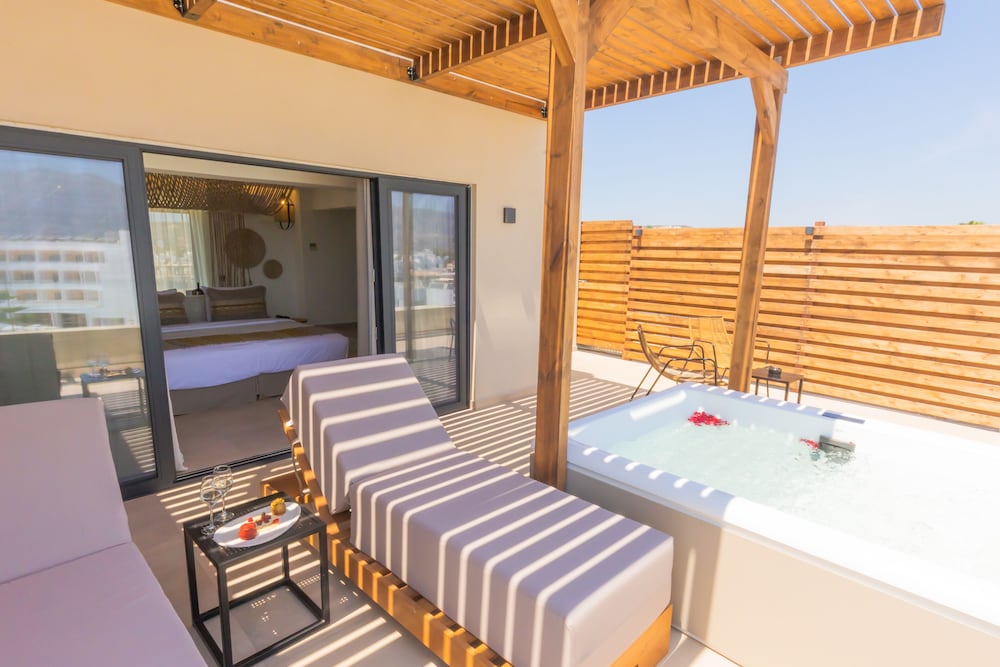 Cabana Blu Hotel & Suites — Hotel rooms in Kardamena, South Aegean