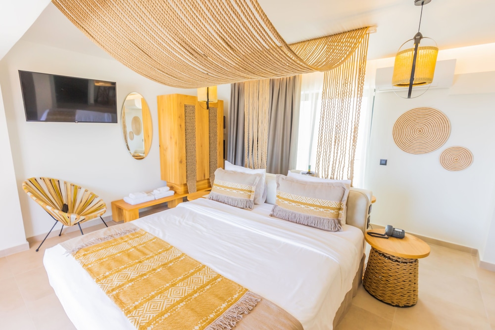 Cabana Blu Hotel & Suites — Hotel rooms in Kardamena, South Aegean