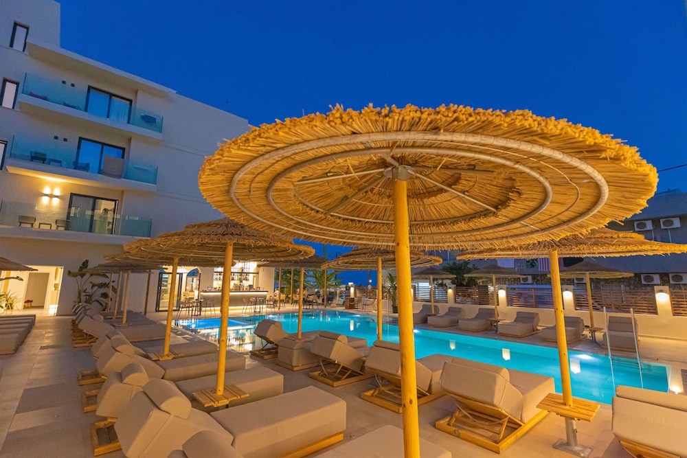 Cabana Blu Hotel & Suites — Swimming pool in Kardamena, South Aegean