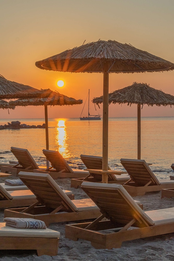 Cabana Blu Hotel & Suites — Beach in Kardamena, South Aegean